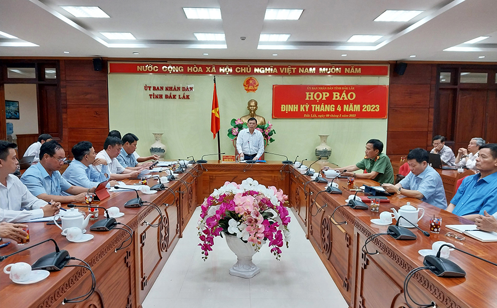 UBND tỉnh họp báo định kỳ tháng 4 năm 2023